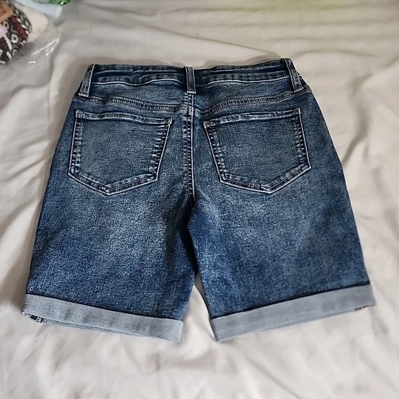 So womens jrs lo rise button fly Bermuda shorts cuffed sz 5 (27) new - Picture 3 of 3